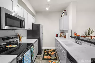 801 Rainier Avenue N #E324, Renton, WA 98057 - Photo 6