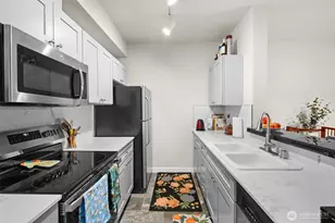 801 Rainier Ave N, Renton, WA 98057 - Photo 6