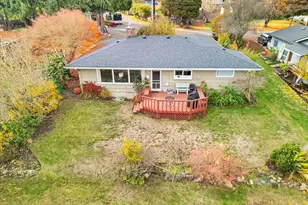 7723 Cascade Dr, Everett, WA 98203 - Photo 2