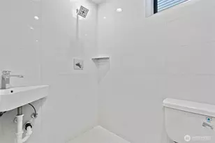 11229 Greenwood Ave N, Seattle, WA 98133 - Photo 14