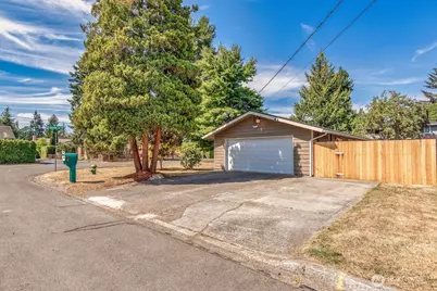 604 N 201st Street, Shoreline, WA 98133 - Photo 4