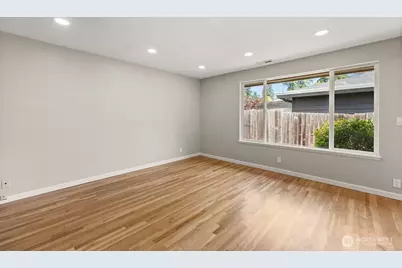 604 N 201st Street, Shoreline, WA 98133 - Photo 8