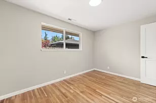 604 N 201st St, Shoreline, WA 98133 - Photo 32