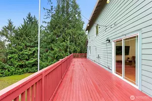 7655 NE 204th Pl, Kenmore, WA 98028 - Photo 32