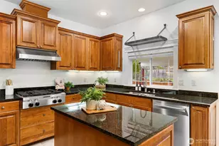 7650 NE 204th Pl, Kenmore, WA 98028 - Photo 16