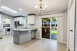 16016 11th Ave E, Tacoma, WA 98445 - Photo 8