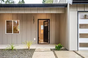 12531 25th Ave NE, Seattle, WA 98125 - Photo 2