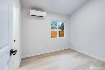 12531 25th Avenue NE #Unit A, Seattle, WA 98125 - Photo 18