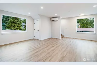 12531 25th Avenue NE #Unit B, Seattle, WA 98125 - Photo 8