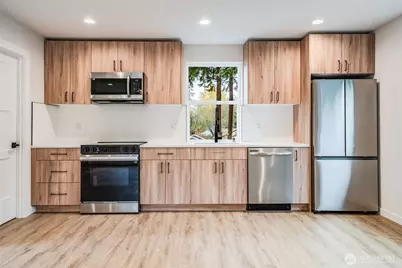 12531 25th Avenue NE #Unit B, Seattle, WA 98125 - Photo 10