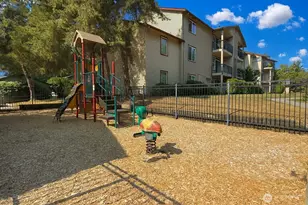 25025 SE Klahanie Blvd, Sammamish, WA 98029 - Photo 16