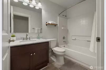 25025 SE Klahanie Boulevard #L104, Sammamish, WA 98029 - Photo 8