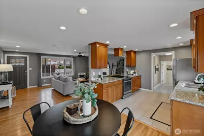 12010 Waller Road E, Tacoma, WA 98446 - Photo 10