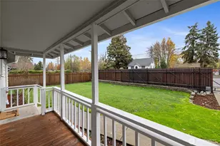 12010 Waller Rd E, Tacoma, WA 98446 - Photo 4