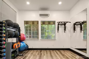 215 9th St, Kirkland, WA 98033 - Photo 32