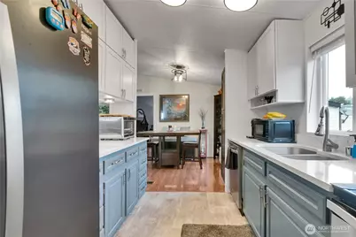 15271 Oak Drive, Renton, WA 98058 - Photo 8