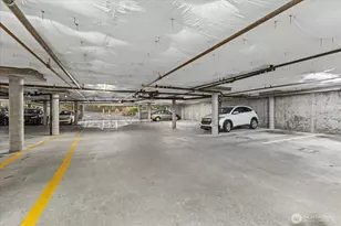 132 NE 95th St, Seattle, WA 98115 - Photo 24