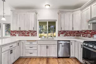 35718 59th Ave Ct E, Eatonville, WA 98328 - Photo 8