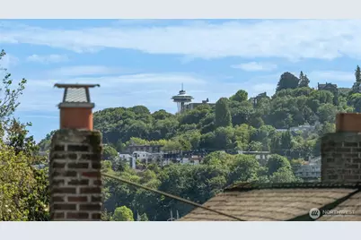 3642 A Interlake Avenue N, Seattle, WA 98103 - Photo 30