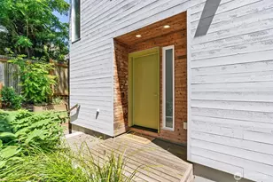 3642 A Interlake Ave N, Seattle, WA 98103 - Photo 4