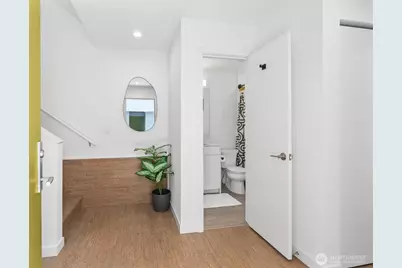 3642 A Interlake Avenue N, Seattle, WA 98103 - Photo 6