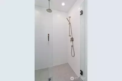 3642 A Interlake Avenue N, Seattle, WA 98103 - Photo 24