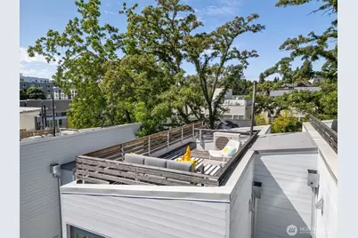 3642 A Interlake Avenue N, Seattle, WA 98103 - Photo 36