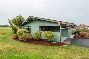 1301 S 3rd Ave, Sequim, WA 98382 - Photo 2