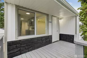 17017 4th Ave NE, Shoreline, WA 98155 - Photo 2