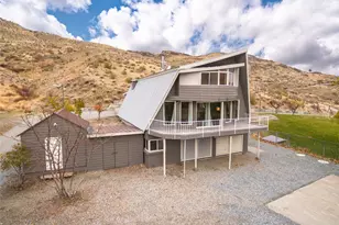 110 Bill Shaw Rd, Pateros, WA 98846 - Photo 2