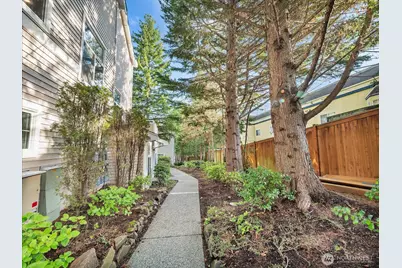 2070 132nd Avenue SE #712, Bellevue, WA 98005 - Photo 34