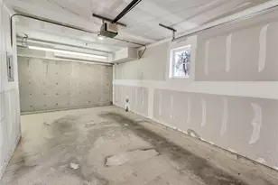 2070 132nd Ave SE, Bellevue, WA 98005 - Photo 30