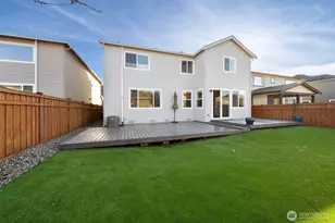 18711 135th St E, Bonney Lake, WA 98391 - Photo 32