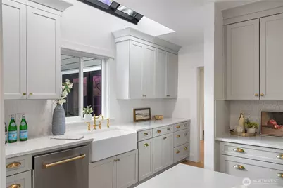 1014 4th Avenue N, Seattle, WA 98109 - Photo 14