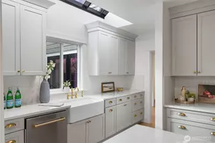 1014 4th Ave N, Seattle, WA 98109 - Photo 14