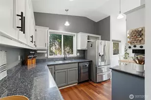 2943 SE Camano Dr, Camano Island, WA 98282 - Photo 14