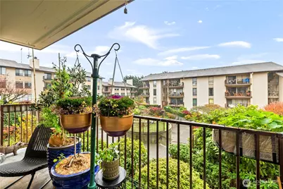 13229 Linden Avenue N #B306, Seattle, WA 98133 - Photo 8