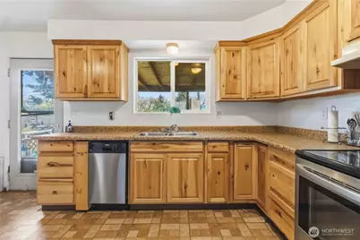 2947 Douglas St, Longview, WA 98632 - Photo 8