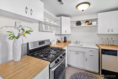 23901 59th Place W, Lake Forest Park, WA 98043 - Photo 8