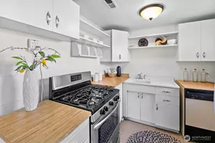 23901 59th Pl W, Lake Forest Park, WA 98043 - Photo 8