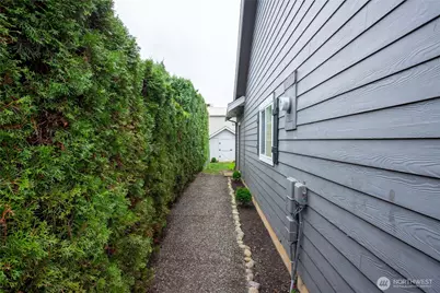 805 Cedar Drive, Lynden, WA 98264 - Photo 32