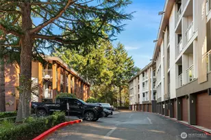 130 105th Ave SE, Bellevue, WA 98004 - Photo 2