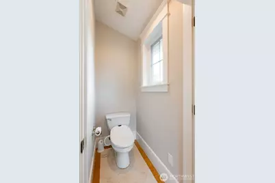 6215 22nd Avenue NE, Seattle, WA 98115 - Photo 24