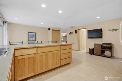 1808 Riverview Drive NE, Auburn, WA 98002 - Photo 16