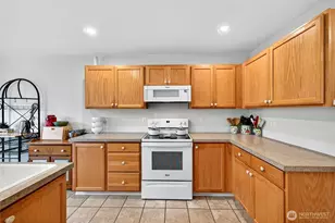 3627 180th St E, Tacoma, WA 98446 - Photo 14