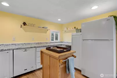 1320 N Oak Harbor Street #107, Oak Harbor, WA 98277 - Photo 4