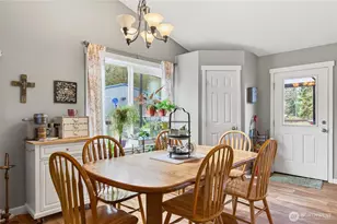 166 Geneva Ln, Castle Rock, WA 98611 - Photo 10