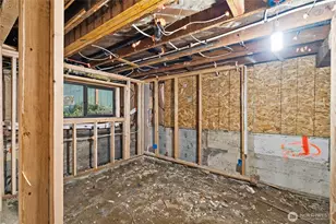 2212 N 46th St, Seattle, WA 98103 - Photo 14