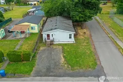705 SW 1 Street, Castle Rock, WA 98611 - Photo 2