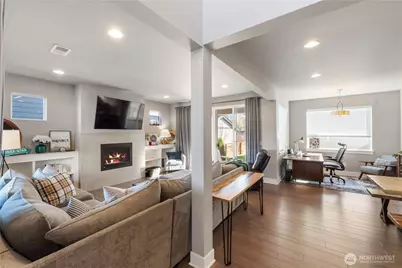 18436 Village Parkway E, Bonney Lake, WA 98391 - Photo 4